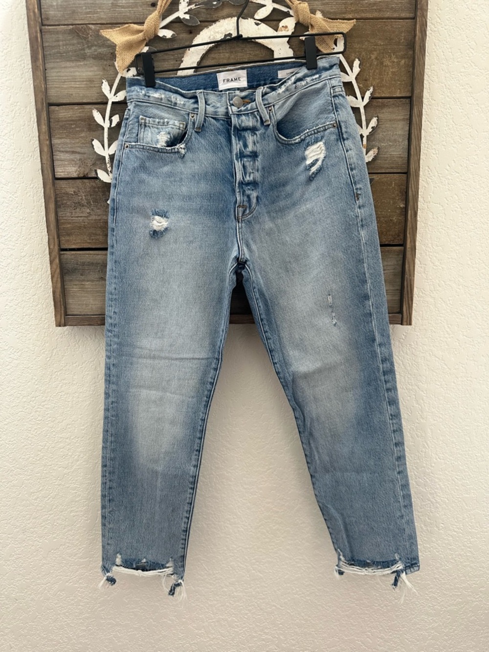 FRAME Leโ Original distressed Wash denim jeans size 27